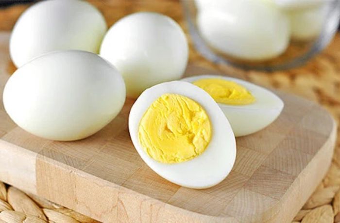 Chế độ ăn trứng trong 3 ngày, còn được gọi là chế độ ăn kiêng trứng, là chế độ ăn kiêng trong đó một người tiêu thụ chủ yếu là trứng, bơ và pho mát trong một khoảng thời gian ngắn