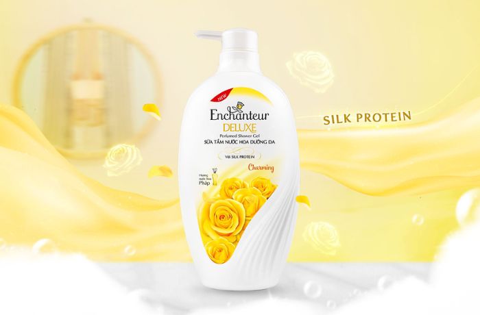 Sữa tắm nước hoa dưỡng trắng da Enchanteur Charming màu vàng 