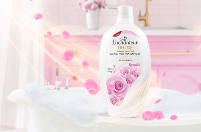 Sữa tắm Enchanteur Romanticmàu hồng ngọt ngào làm trắng da
